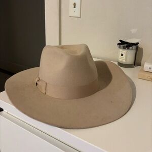 Boutique beige hat!